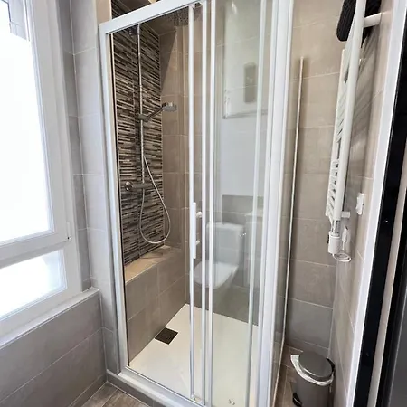 Loena Centre: Renovated 2-room Near Croisette