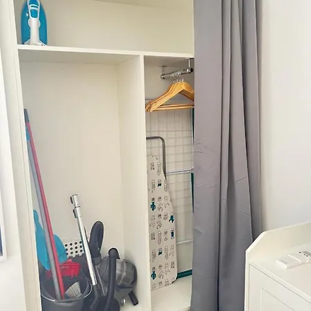 Loena Centre: Renovated 2-room Near Croisette Apartment