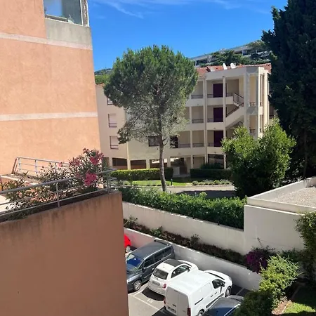 Loena Centre: Renovated 2-room Near Croisette