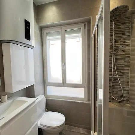 Loena Centre - Entier 2 Pieces - 4 Personnes - Proche Croisette Palais Festival - Internet Gratuit - Climatisation - Non Fumeur *