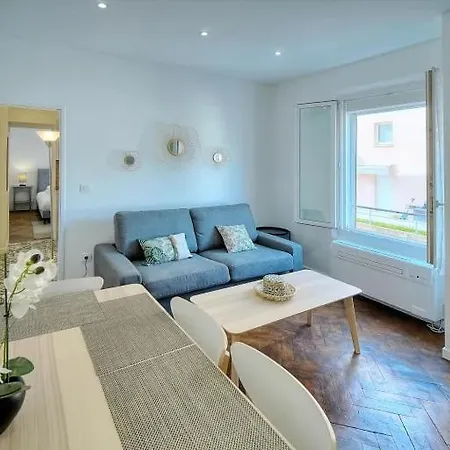 Loena Centre: Renovated 2-room Near Croisette * Cannes